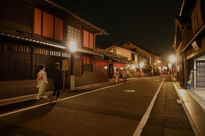 Geisha Streets & Real Kyoto Magical Night (w/Kyoto Snack) - Why This Tour Is Highly Recommended