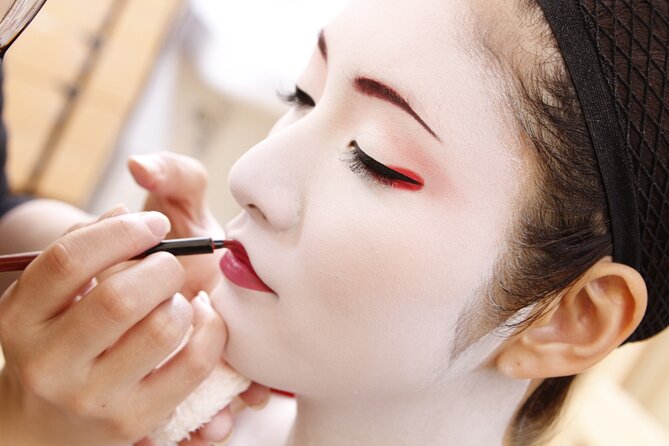 Kyoto: Maiko Makeover and Photoshoot Experience (Women Only) - Memories to Last a Lifetime