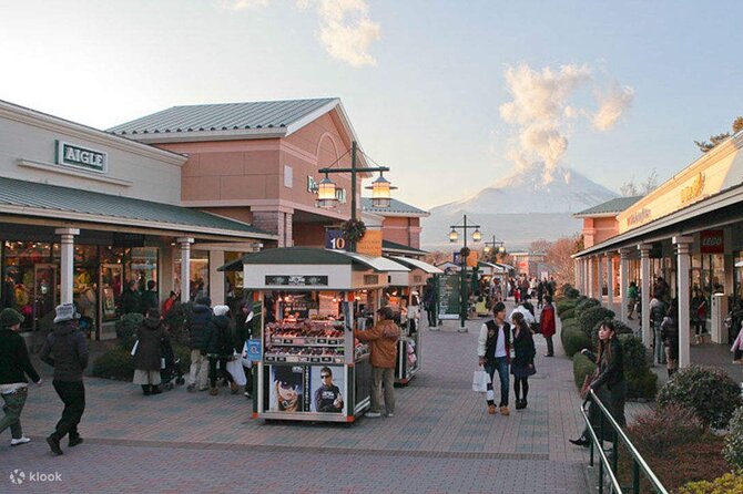 Mt Fuji 5th Station/Arakurayama Sengen Park & Oshino Hakkai Tour - Discovering Arakurayama Sengen Park