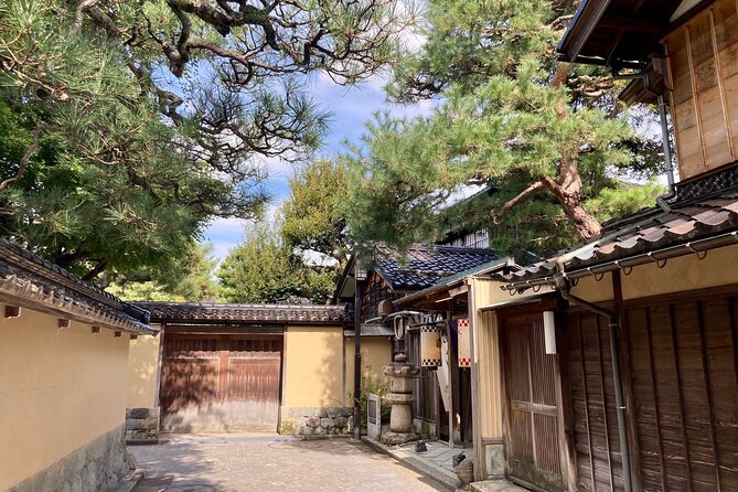 Private Tailored Kanazawa Highlights Tour With a Local - Customizing Your Tour