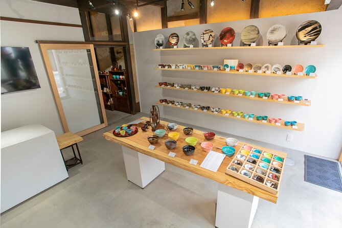 Zen Garden Making and Matcha Tasting in Handmade Pottery Shop - Exploring the Handmade Pottery Shop