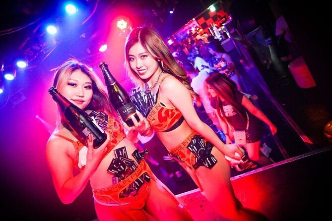 Tokyo Shibuya Club Hopping Tour With Japanese College Students - Connecting With Japanese College Students