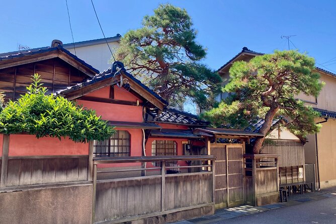 Private Walking Tour of Kanazawas Historical Districts 4h - Good To Know