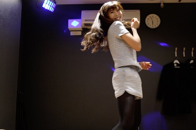 Shuffle Dance in Tokyo With a Tiktok Star - Intermediate Level - Good To Know