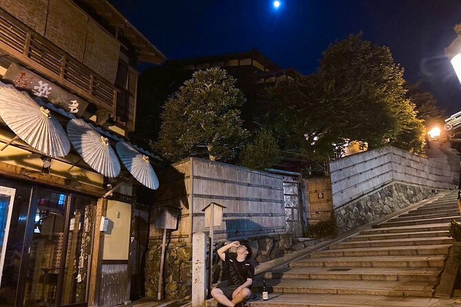 Small Group Walking Tour in Gion at Night With Sake in Hand - Good To Know