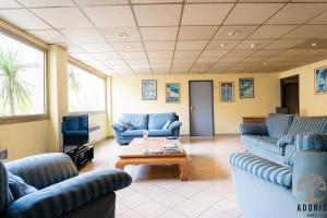 Adonis Cannes - Hotel Thomas - Overview of Adonis Cannes - Hôtel Thomas