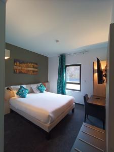 Akena Molinges - The Brocatelle - Hotel Overview and Location