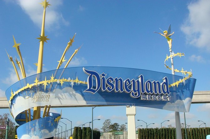 Anaheim Resort Private Transfer to or From John Wayne Airport.