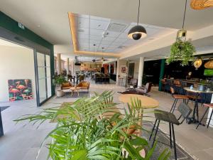 Aparthotel Adagio Access Porte De Camargue - Hotel Overview and Location