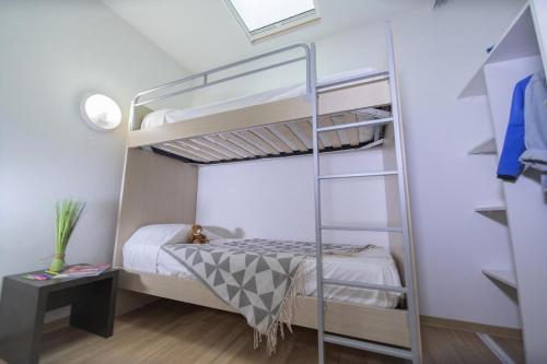 Apartment Duplex 3 Rooms 6 People MAE-1021 - Property Features and Layout