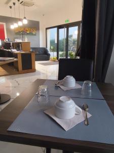 Apparthotel Residella House Room & Kitchen Avignon Le Pontet - Overview and Location