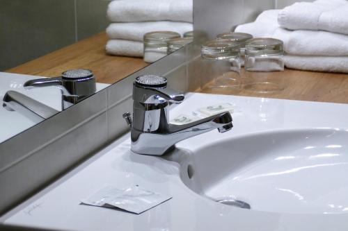 At the Relay of Lill - Hotel Overview and Location