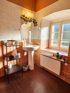 Auberge De Chanteuges - Overview and Location