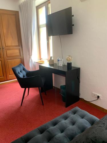 AUBERGE DU JEU DARC - Hotel Overview and Location