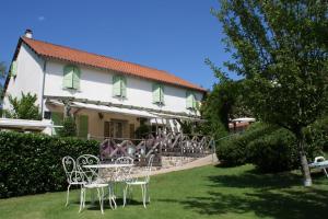 Auberge La Tomette, The Originals Relais - Hotel Overview and Location