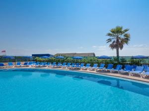 Bahia Hotel - Location and Accessibility