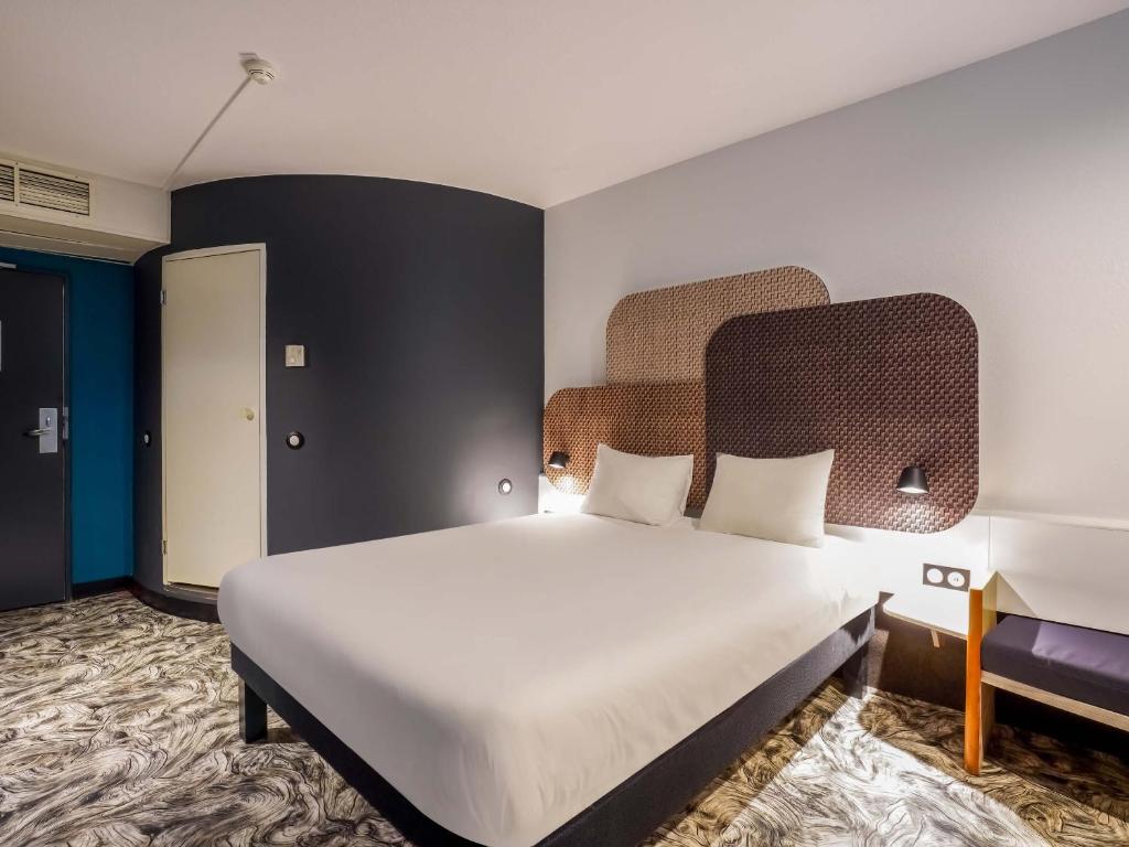 B&B HOTEL Rouen Centre Right Bank - Overview and Location