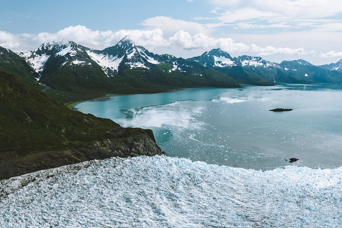 Bear Glacier Scenic Signature Flight