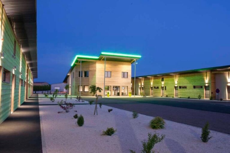 Bio Motel Review