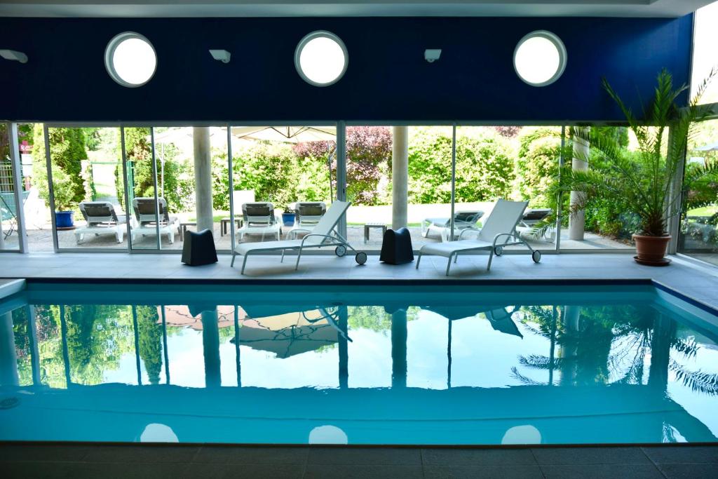 Boutique Logis Hotel Relais De Vincey - Overview of Boutique Logis Hotel Relais De Vincey