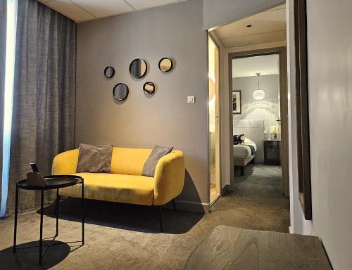 Brit Hotel Acacias - Hotel Overview and Location