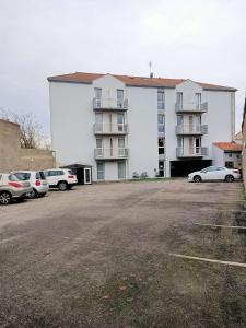 Brit Hotel Les Alizes - Location and Accessibility