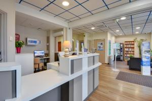 Brit Hotel Lille Centre - Location and Accessibility