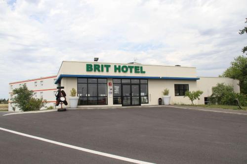 Brit Hotel Montargis - Room Amenities and Features