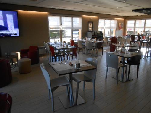 Campanile Aurillac Hotel Restaurant - Location and Accessibility