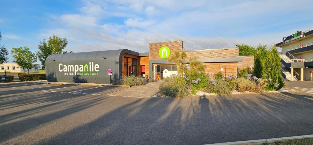 Campanile Chartres - Hotel Overview