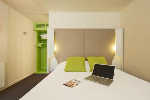 Campanile Hotel Compiegne - Hotel Location and Accessibility