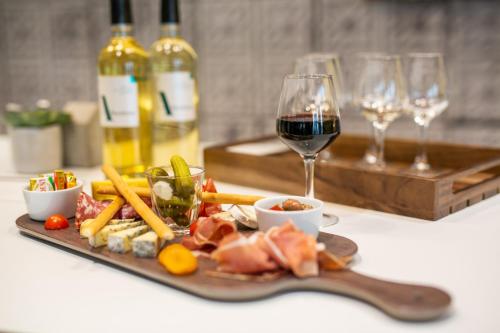 Campanile Laval North - Facilities and Amenities