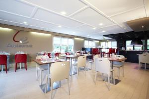 Campanile Lille South - Douai Cuincy - Hotel Overview