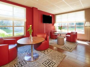 Campanile Orleans - The Source - Hotel Overview