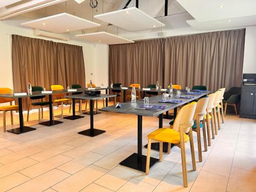 Campanile Troyes Sud - Buchères - Hotel Overview and Location