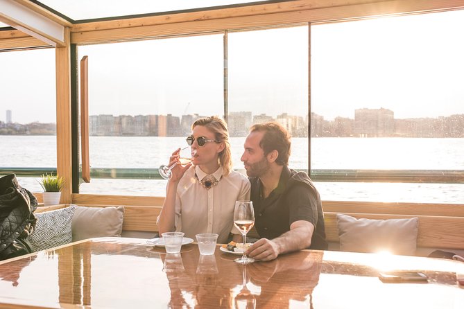Champagne, Wine and Cheese Pairing Sightseeing Cruise