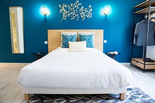 Château Du Rollin Orléans - La Chapelle St Mesmin - Overview of Château Du Rollin Orléans