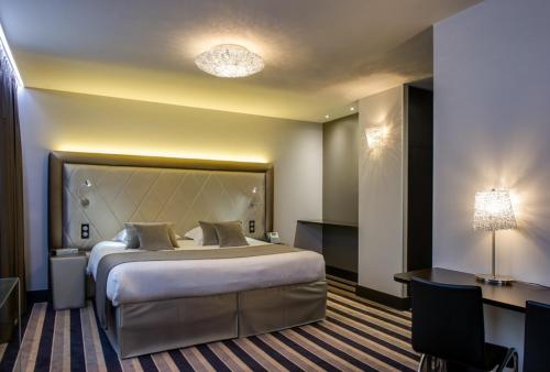 Châteaubriant Hotel - Overview of Hôtel Le Châteaubriant