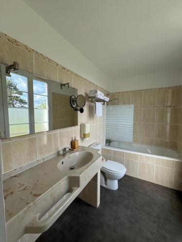 Chez-Marion - Hotel Overview and Location