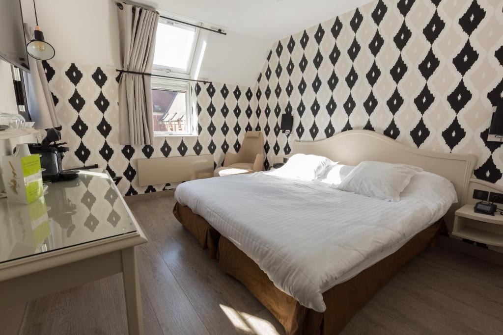 CitHotel - Hotel Le Cèdre - Hotel Overview and Location