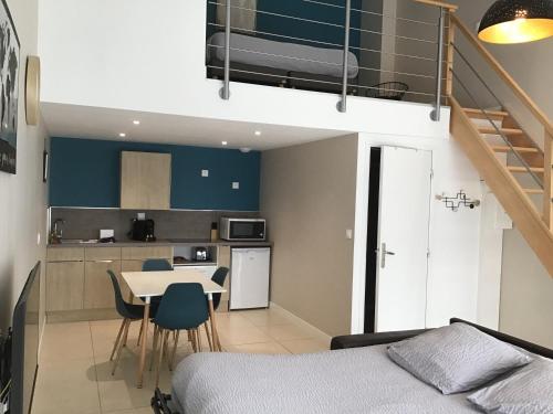 Clos Du Béron - Furnished Tourist Apartment - Property Overview