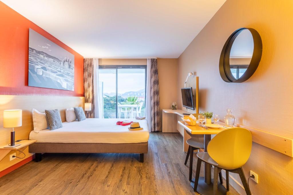 Comfort Aparthotel Marseille Prado - Location and Accessibility