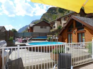 Cosy AppartHotel - Panoramic Village - La Grave - Location and Accessibility