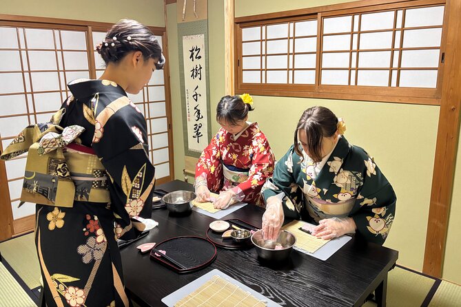 Decorative Sushi Rolls Experience in Kyoto