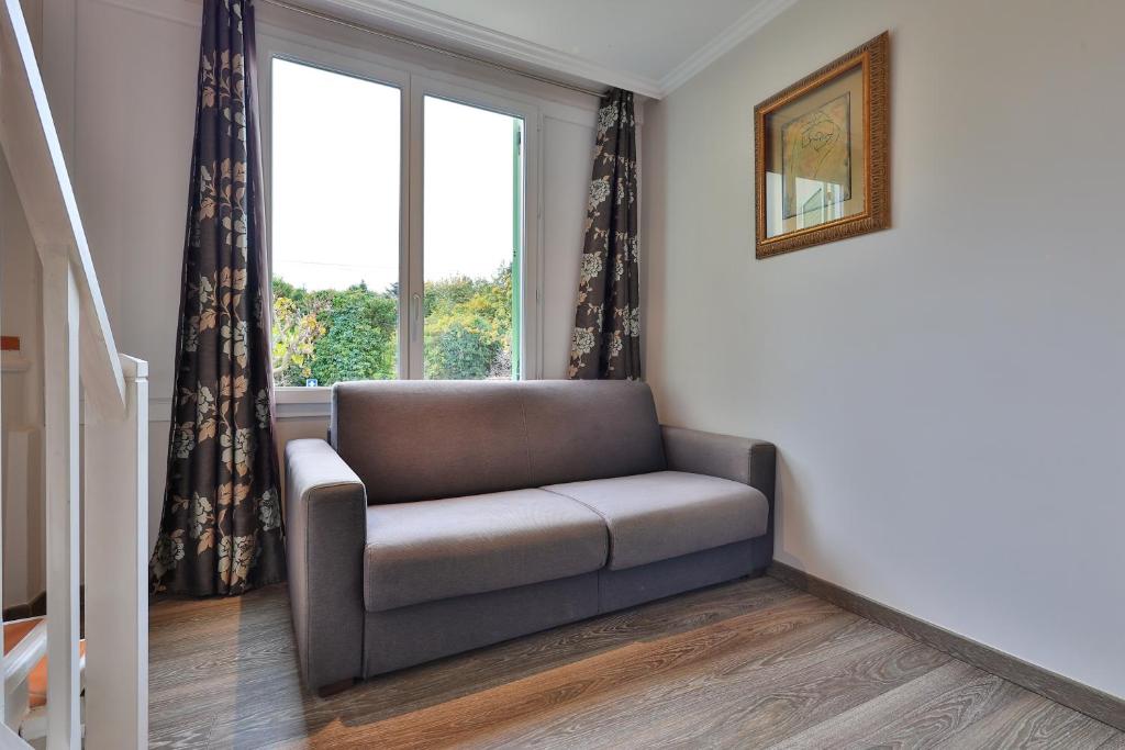 Emeraude Hotel Residence - Property Overview and Location