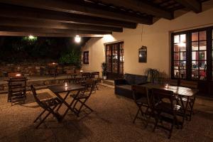 Ferayola Inn - Hotel Overview and Location