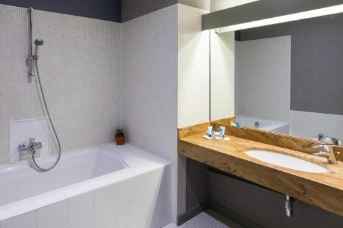 Gastronomic Hotel Restaurant La Huchette - Overview of Hôtel Restaurant Gastronomique La Huchette