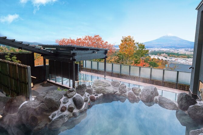 Gotemba Premium Outlets and Konohana No Yu Private Tour