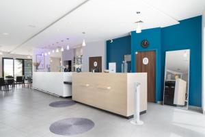 Holiday Inn Express - Marseille Airport by IHG - Location and Accessibility