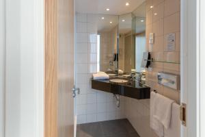 Holiday Inn Express Saint-Nazaire by IHG - Accommodations and Amenities